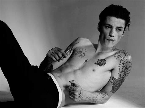 Ash Stymest Trivia 20 Interesting Facts About The Model Useless Daily Facts Trivia News