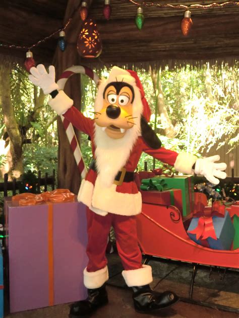 Unofficial Disney Character Hunting Guide Holiday Characters Now