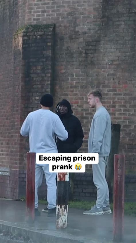 Fake Escaped Prisoner Prank 😭 Viralreels Reelsvideo Reelsviral Explorepage Explore
