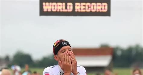 Frodeno Stürmt Im Dauerregen Zur Triathlon Weltbestzeit Sport