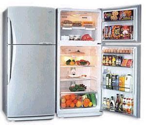 Peti sejuk 2 pintu ini terbahagi kepada 2 bahagian iaitu freezer dan refrigerator yang peti sejuk lengkap dengan pembuat ais (ice maker). He asked, She said YES!: June 2012