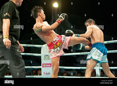 Muay Thai Fight In Thailand Hi Res Stock Photography And Images Alamy