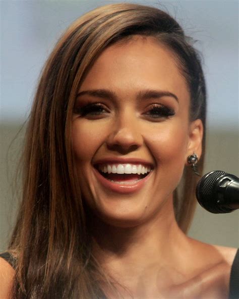 Biography Of Jessica Alba ~ Biography Of Famous People In The World