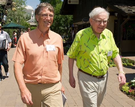Does Warren Buffett Shop At The Omaha Hot Topic Gq