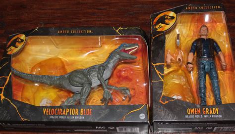 Review Jurassic World Amber Collection Owen And Blue Collector Figures