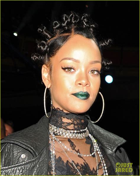 Rihanna Channels Oitnbs Crazy Eyes At Iheartradio Music Awards 2014