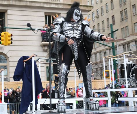 Kiss Picture 138 88th Macy S Thanksgiving Day Parade