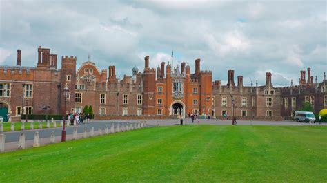 Hampton Court Palace England 2019