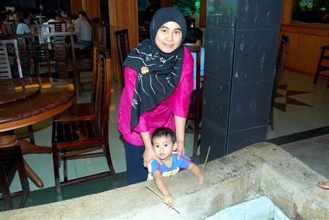 At hotel pen mutiara, the excellent service and superior facilities make for an unforgettable stay. Restoran Pen Mutiara, Batu Maung, Penang | Ramzan2007 | Flickr