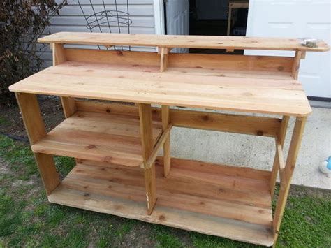 Great idea for outdoor grilling. How to: Make an Outdoor Bar and Grilling Prep Station ...