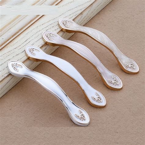 Our kitchen cabinet handles include styles and colours to suit every kitchen design. white kitchen cabinet handles 96mm Wardrobe Drawer Pulls ...