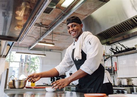 Restaurant Staff Wanted Urgently Salary R4 000 To R8 000 Per Month