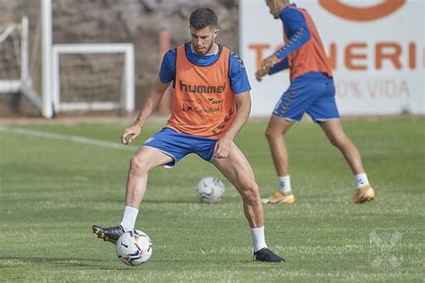 Assisted by eugeni valderrama with a cross following a set piece situation. Rey Manaj, ex del Albacete, muy cerca de volver a 'cambiar ...