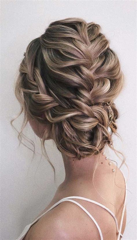 44 Messy Updo Hairstyles The Most Romantic Updo To Get An Elegant