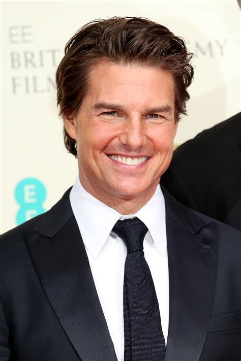 Tom cruise to shoot film in outer space 00:43. Femina | Cher Tom Cruise, qu'as-tu fait à ton visage?