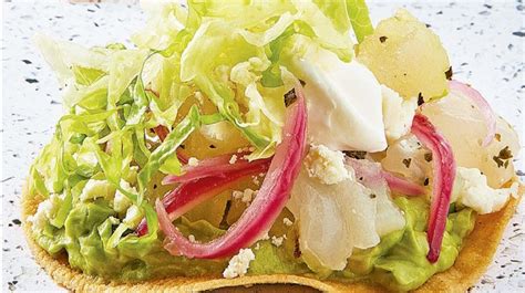 Tostadas De Pata Con Aguacate Receta Casera Y Deliciosa