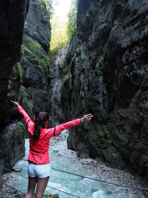 The partnach gorge is a deep gorge that has been incised by a mountain stream, the partnach, in the reintal valley near the south german tow. Ein Wochenende in Bayern Teil I - Garmisch-Partenkirchen ...