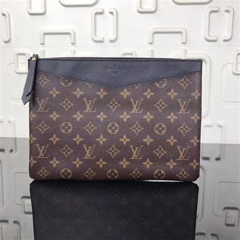 Louis Vuitton Daily Pouch With Strappy