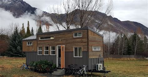 The Brown Bear Tiny House 325 Sq Ft Tiny House Town