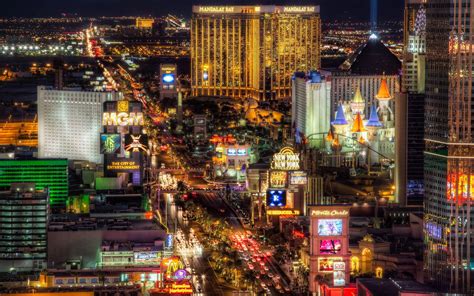 Download Las Vegas Strip Traffic Boulevard Night Wallpaper Wallpapers Com