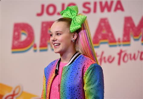 Jojo Siwa Shares Tearful Video After Visiting Her Girlfriend