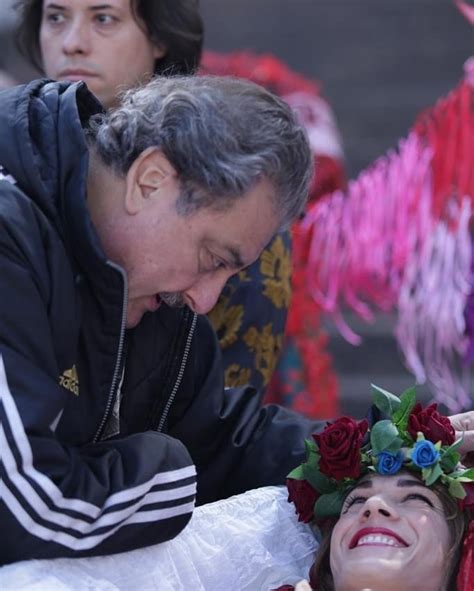 En mayo de 2015, mariana genesio peña se hizo conocida el mundo entero cuando recorrió la alfombra roja de los premios oscar de la pasado el tiempo, la actriz trans se convirtió en una de las revelaciones de el marginal 2 , donde hace de peluquera en el pabellón de los convictos transgénero. Mariana Genesio Peña: "Vamos a mostrar que las personas ...