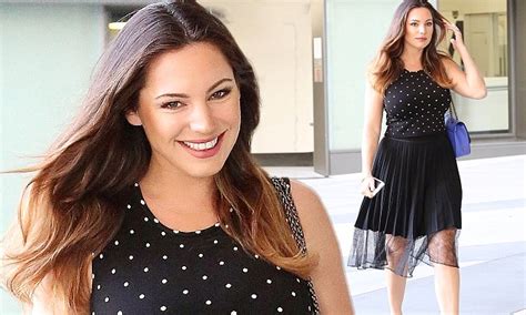 Kelly Brook Shows Off Slim Legs And Trim Waistline As She Steps Out In