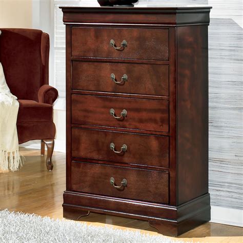 Ashley Signature Design Alisdair Traditional Chest With 5 Drawers