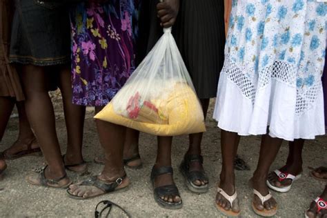 Immagini Forti La Denutrizione Dei Bambini Di Haiti Libero Quotidiano