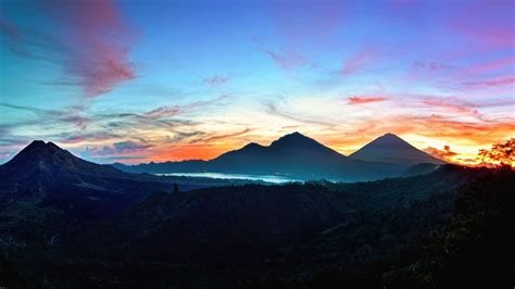 Download Wallpaper 1366x768 Mountains Sky Bali Sunrise Kintamani