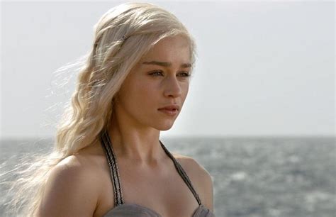 Emilia Clarke Clarifies Her Criticism Of Game Of Thrones