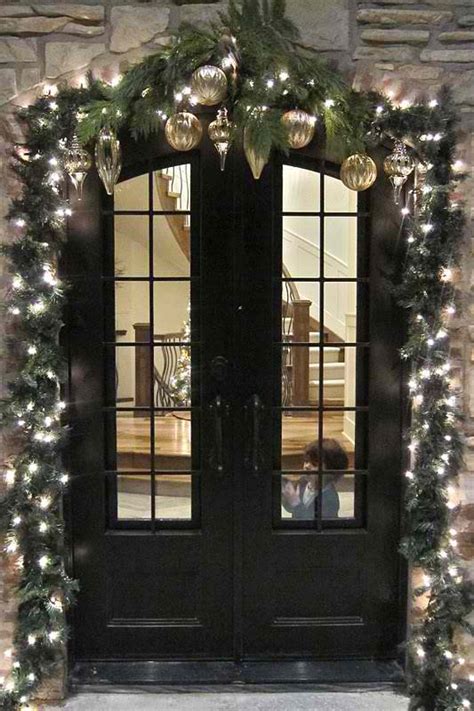 30 Creative Front Door Christmas Decorations Flawssy