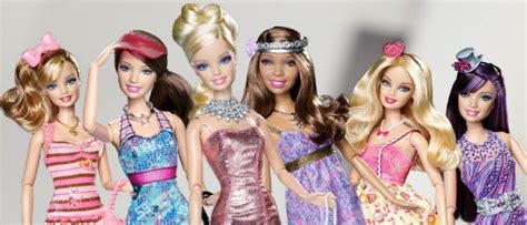 Los juegos de tu muñeca favorita, barbie, te están esperando en macrojuegos. Juegos De Barbie De Peinar Y Vestir - Encuentra Juegos