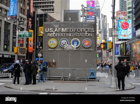 Us Armed Forces Recruiting Station Times Square New York City Stock