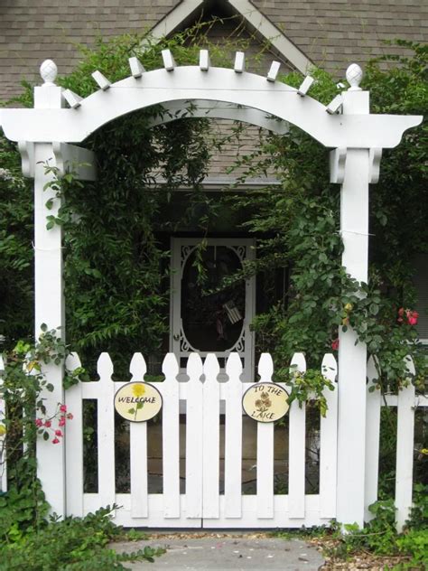 Maybe you would like to learn more about one of these? Front Gate Arbor | Garden gate design, Garden gates and ...