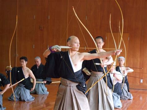 Kyudo Is Probably The Best Sport Ever 7 Foot Bow Really Cool Outfit