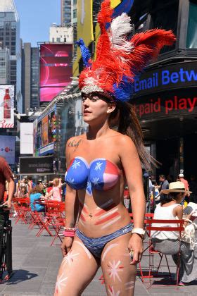 Topless Women Work Times Square Offering Editorial Stock Photo Stock Image Shutterstock