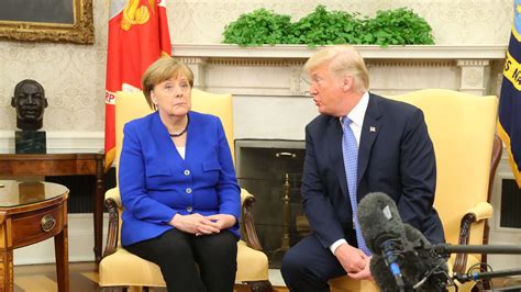 Angela Merkel Die Skurrilsten Bilder Der Bundeskanzlerin Politik