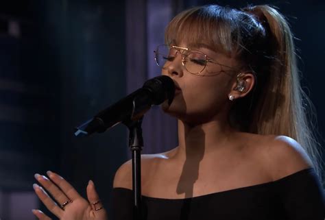 Watch Ariana Grande Perform Bonus Track “jasons Song” With The Roots