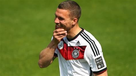 Nun hat der fußballer ein foto aus dem krankenhaus gepostet. 2014 FIFA World Cup: Get to Know Germany's Lukas Podolski ...