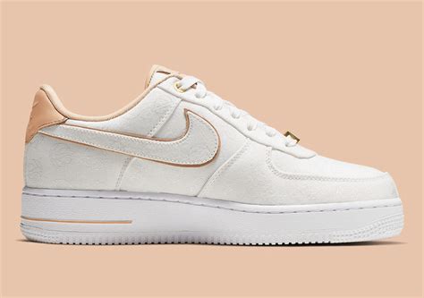 avis nike af1 air force 1 sage low femme jorja smith 'particle beige'. Preview: Nike Air Force 1 Low 07 Lux White Gold Beige - Le ...