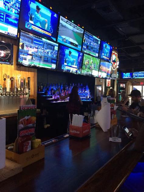 Show-Me's Sports Bar & Grill, Tampa - Restaurant Reviews, Phone Number