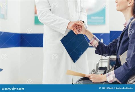 Medical Staff Welcoming A Patient Stock Photo Image Of Consultation