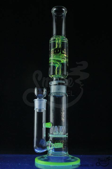 A lava lamp works because of two different scientific principles, density and polarity. Pin on Dope Glass