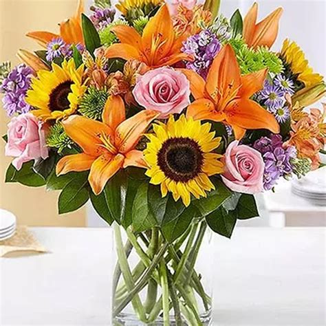 Online Vibrant Bunch Of Flowers In Glass Vase T Delivery In