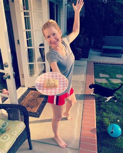 Angela Kinsey Nude Pictures Can Sweep You Off Your Feet