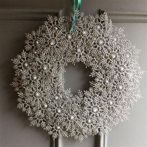 Winter Snowflake Wreath Cheap And Easy Easy Christmas Wreaths