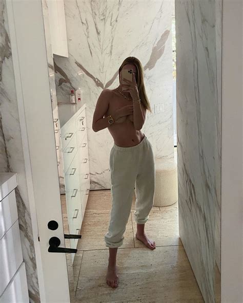 Rosie Huntingtonwhiteley Topless New Photo