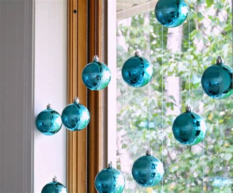 How to Hang Christmas Ornaments in a Window  NO Damage  Dans le Lakehouse