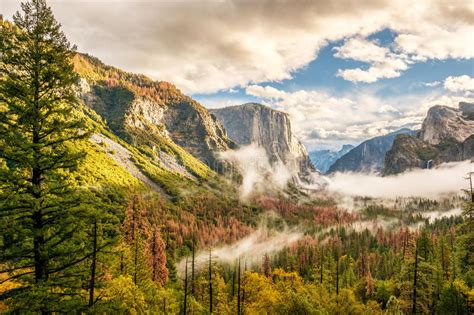 Yosemite Valley At Cloudy Autumn Morning Stock Image Image Of
